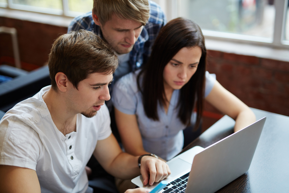 valores democráticos y juventud en el entorno digital